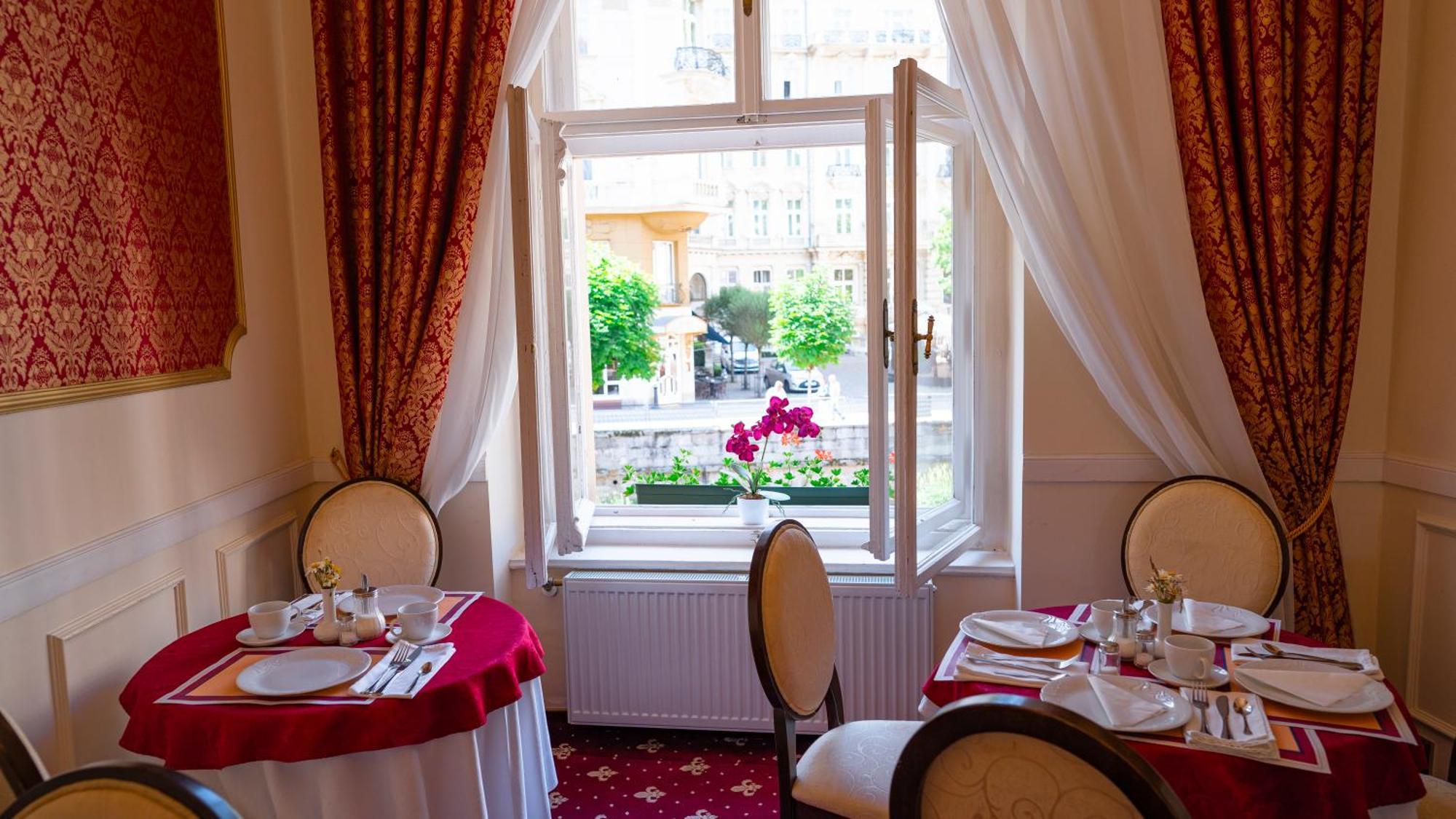 Alisa Hotel Karlovy Vary Dış mekan fotoğraf