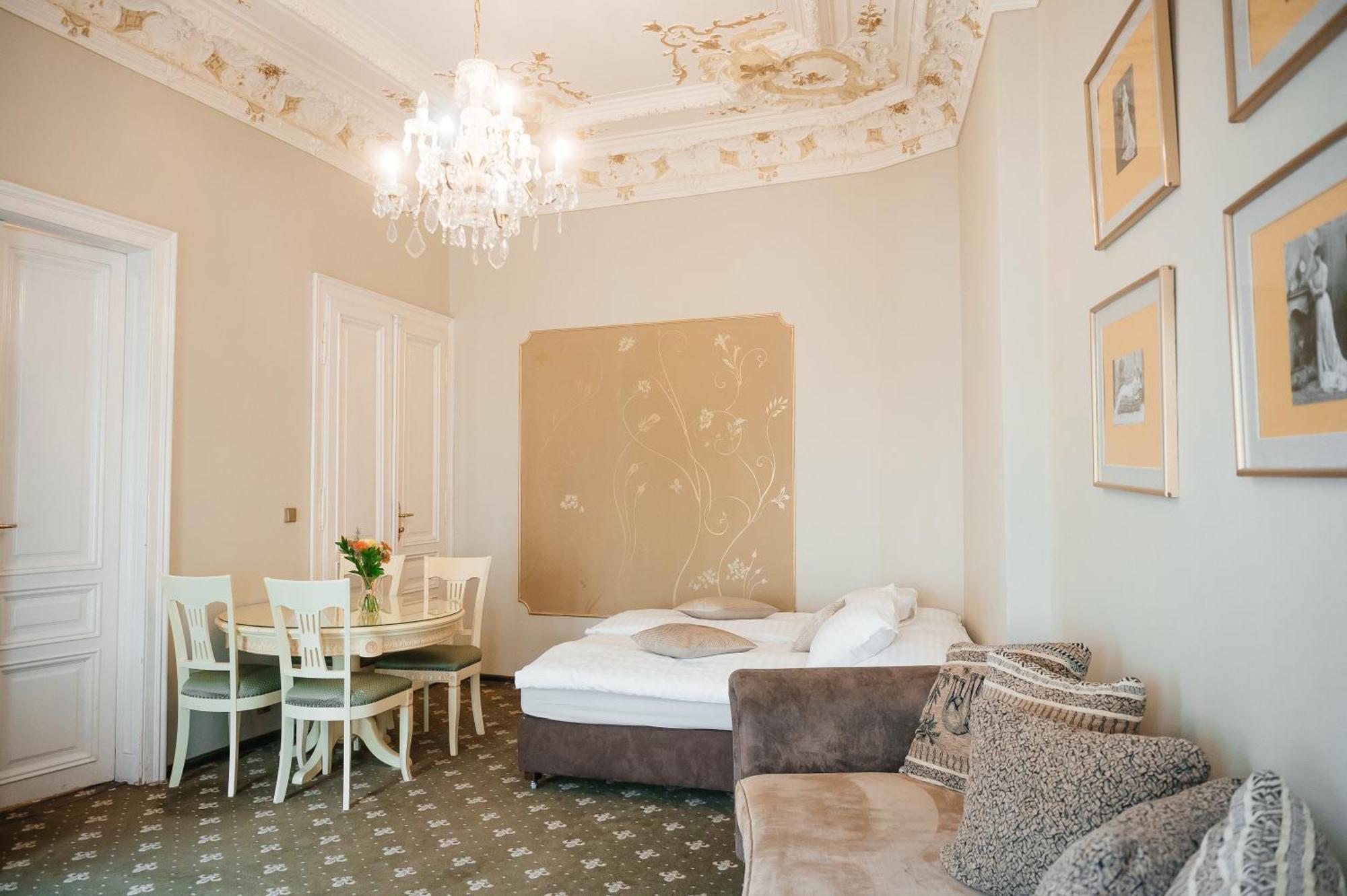 Alisa Hotel Karlovy Vary Dış mekan fotoğraf