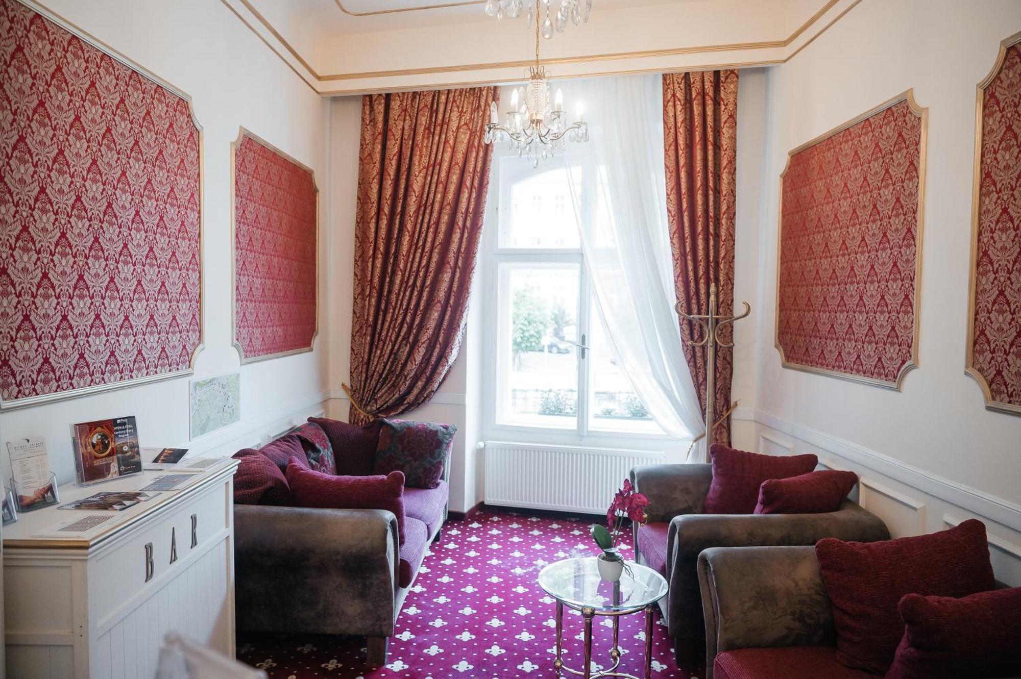 Alisa Hotel Karlovy Vary Dış mekan fotoğraf