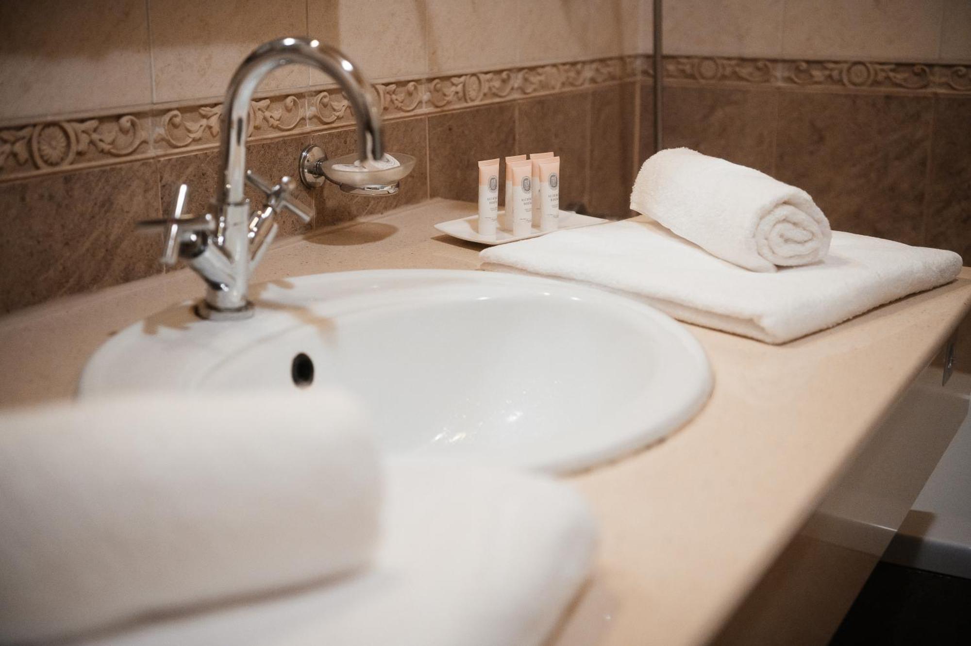 Alisa Hotel Karlovy Vary Dış mekan fotoğraf