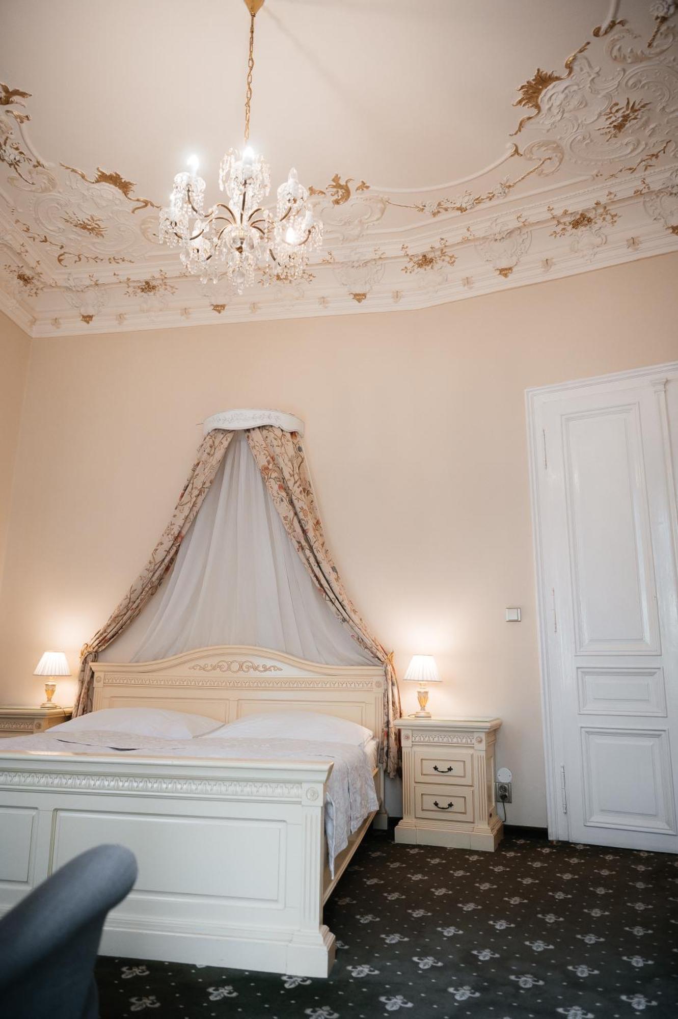 Alisa Hotel Karlovy Vary Dış mekan fotoğraf