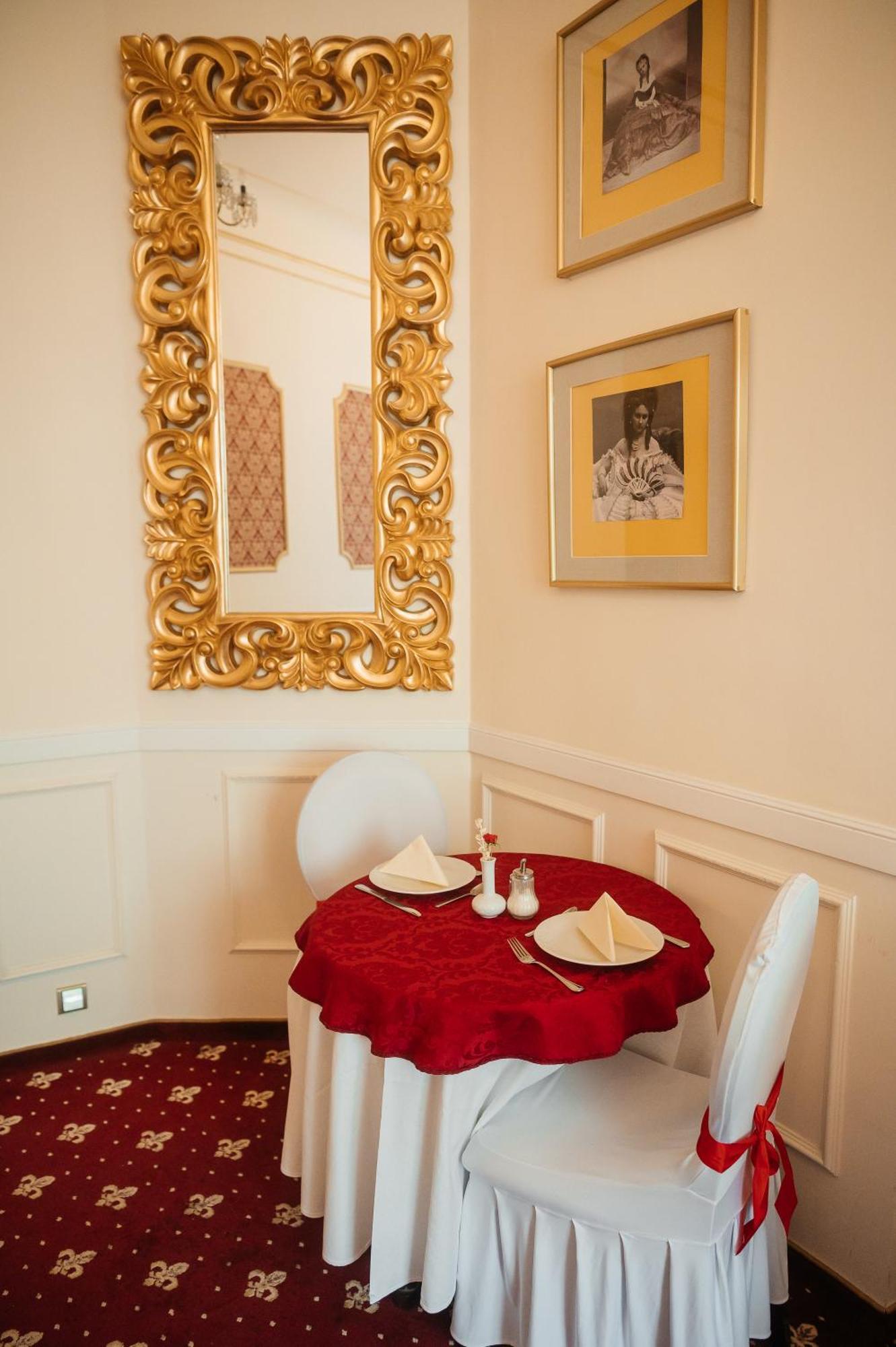 Alisa Hotel Karlovy Vary Dış mekan fotoğraf