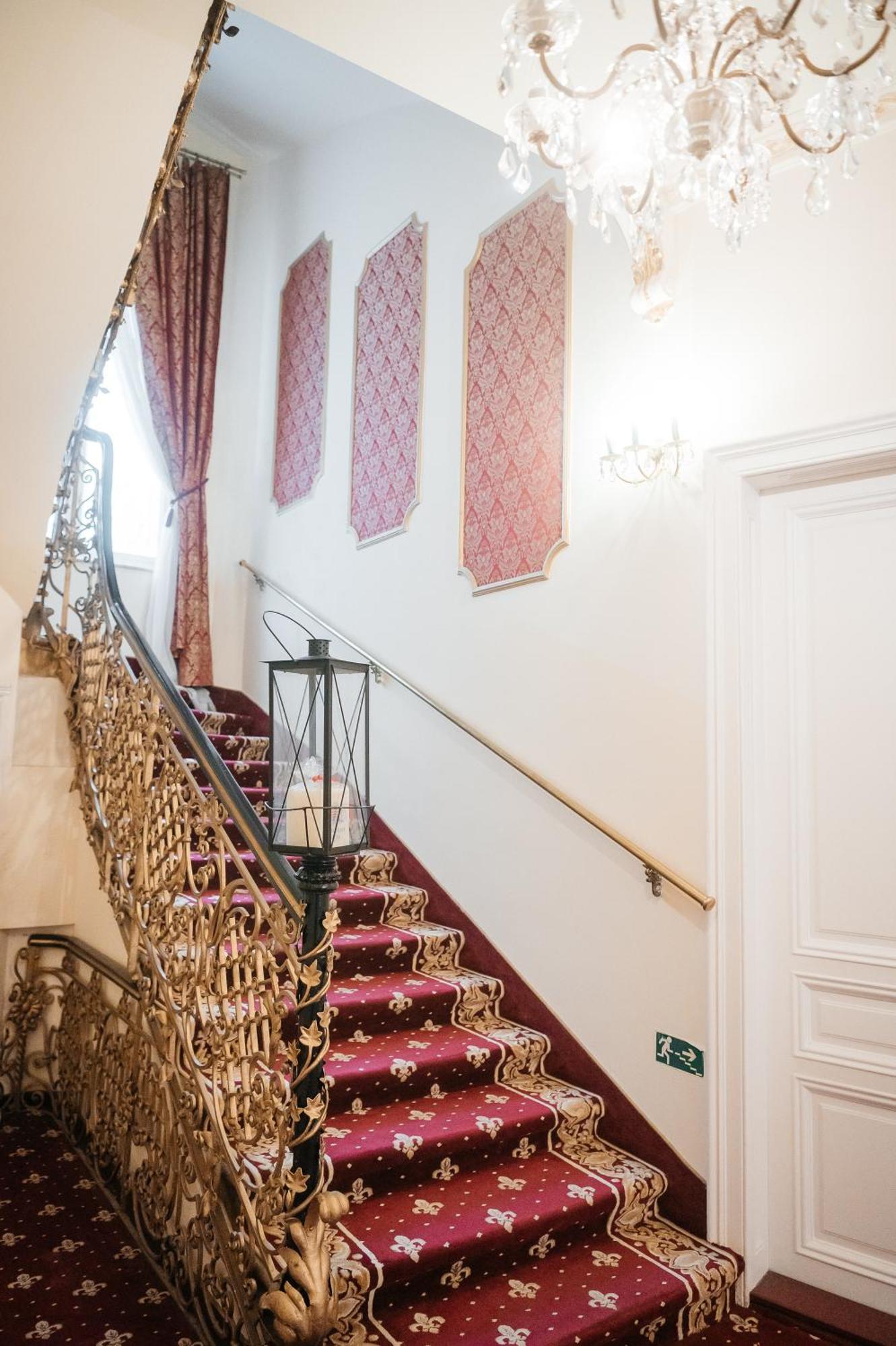 Alisa Hotel Karlovy Vary Dış mekan fotoğraf