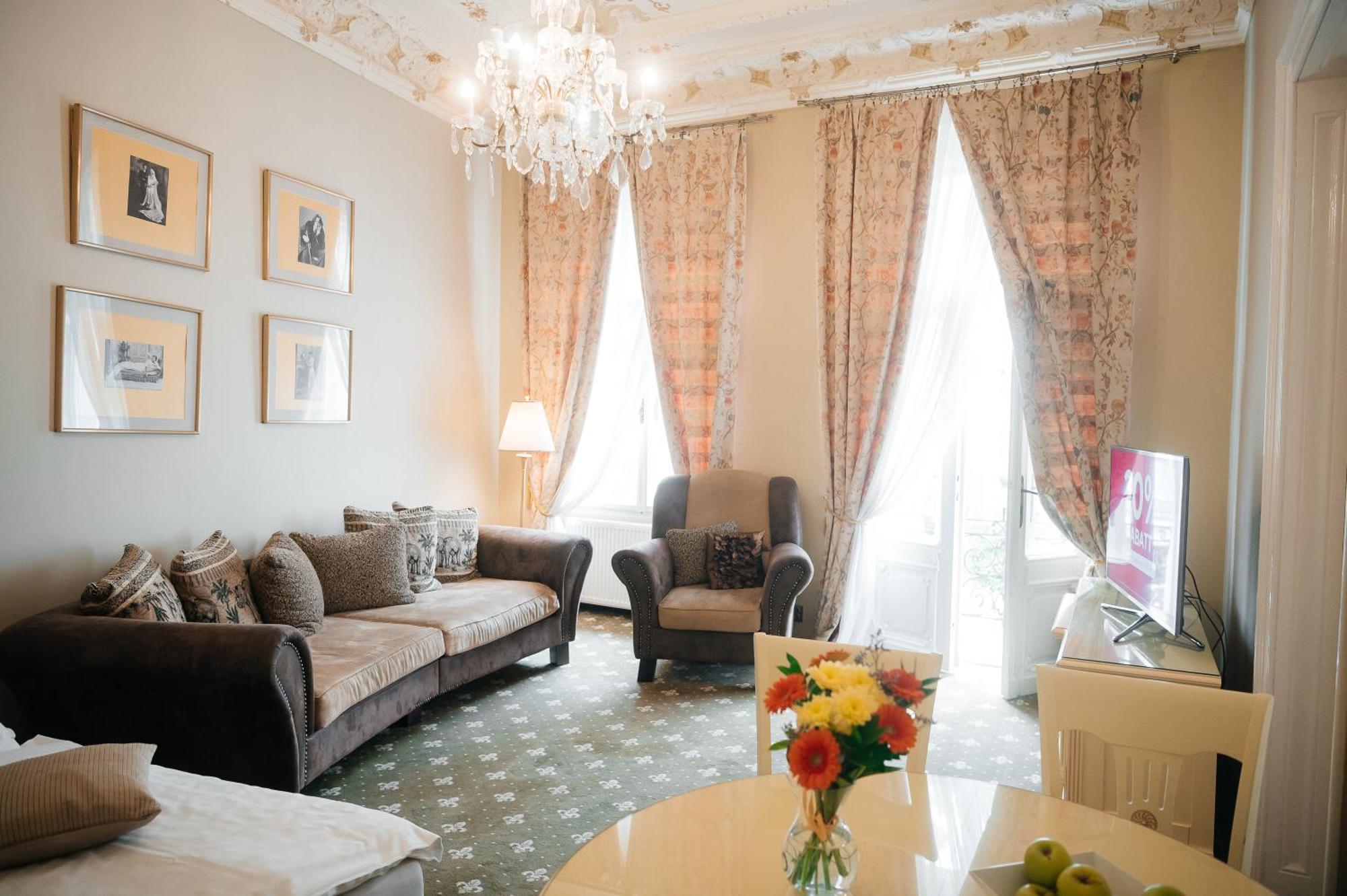 Alisa Hotel Karlovy Vary Dış mekan fotoğraf