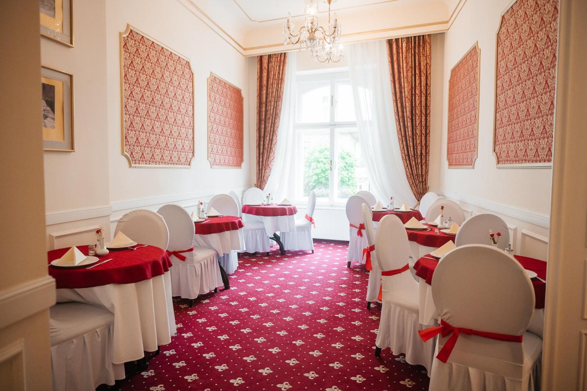 Alisa Hotel Karlovy Vary Dış mekan fotoğraf