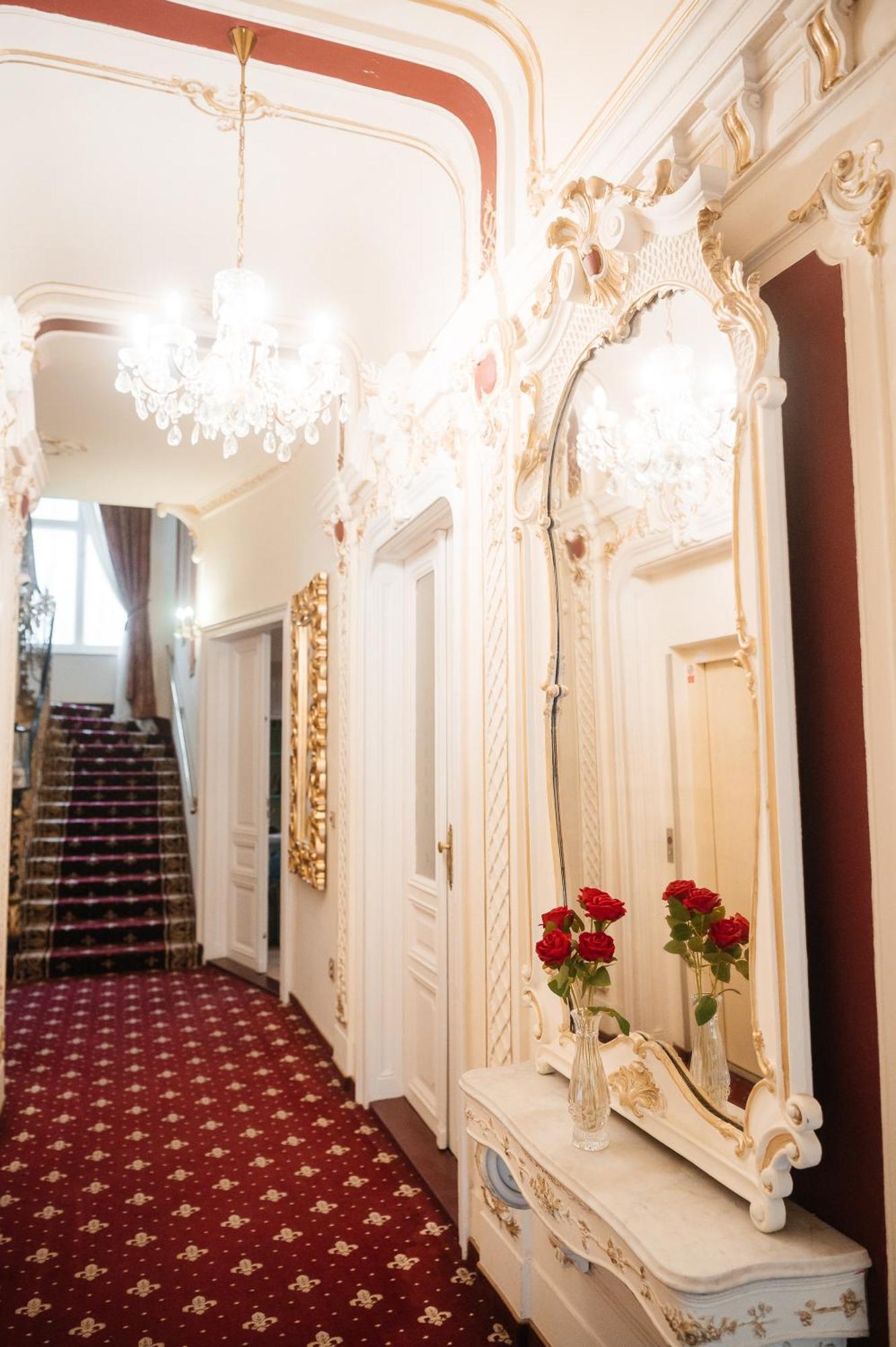 Alisa Hotel Karlovy Vary Dış mekan fotoğraf