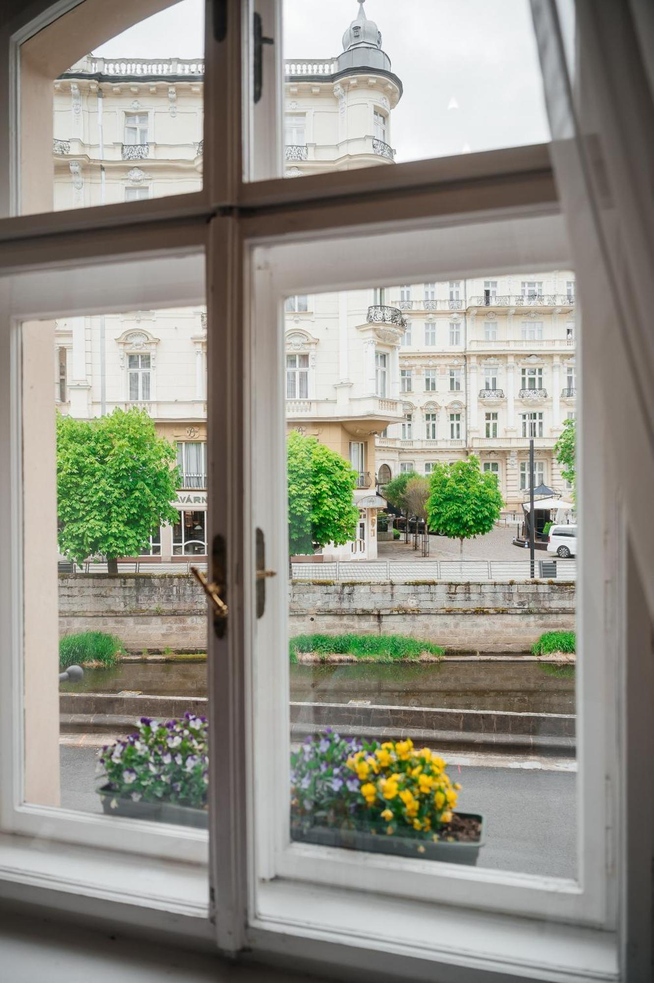 Alisa Hotel Karlovy Vary Dış mekan fotoğraf