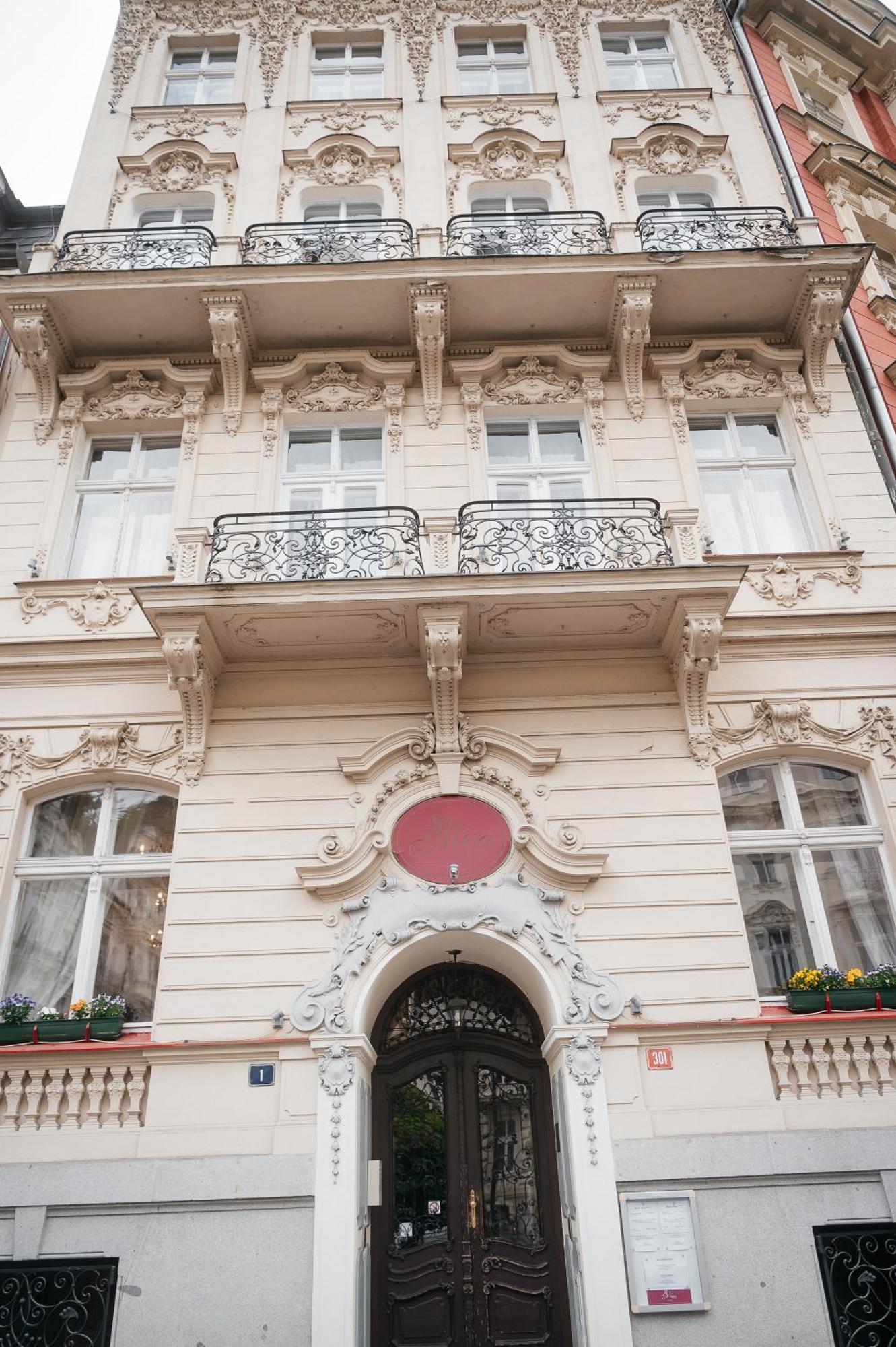 Alisa Hotel Karlovy Vary Dış mekan fotoğraf