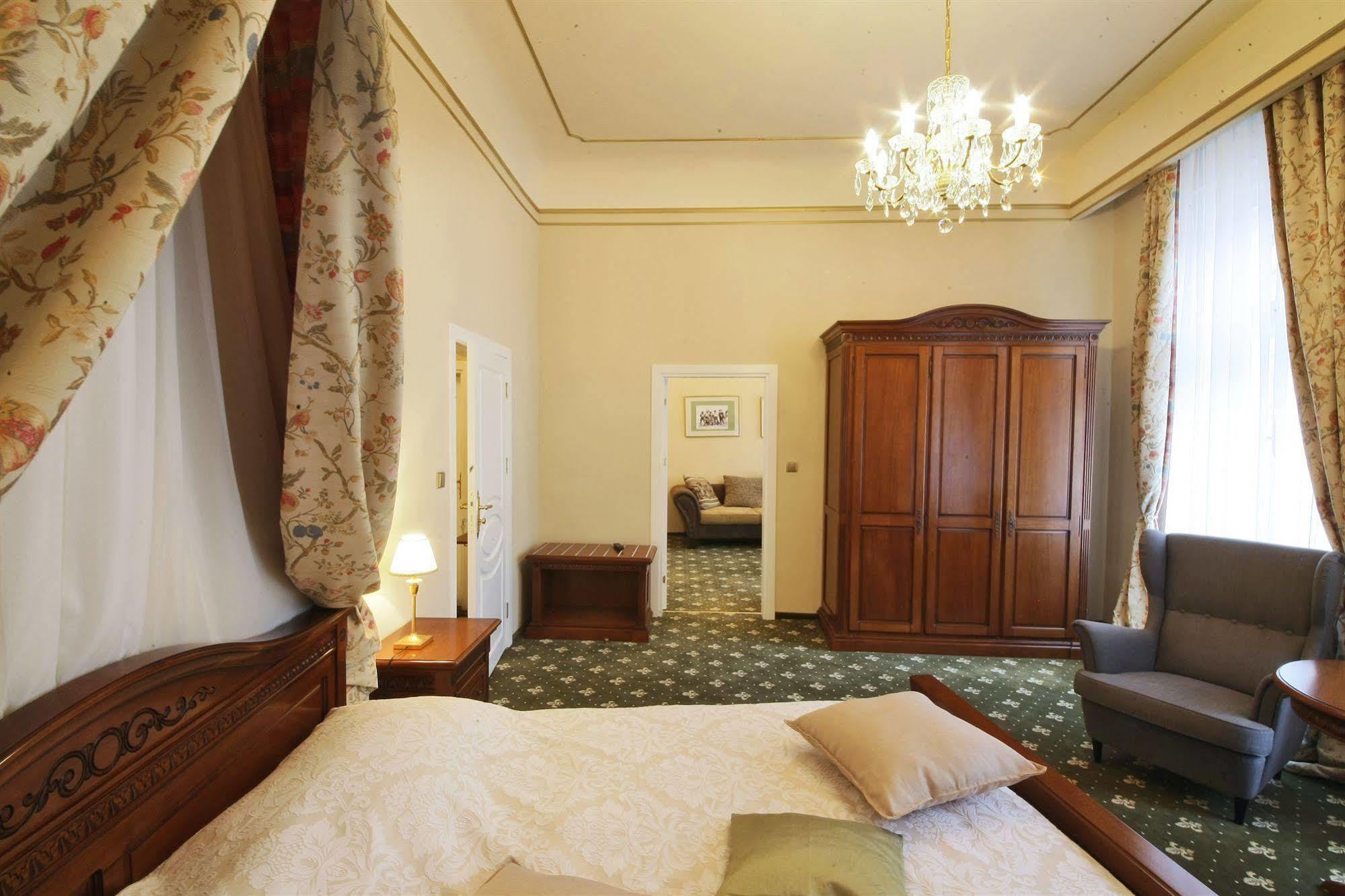 Alisa Hotel Karlovy Vary Dış mekan fotoğraf